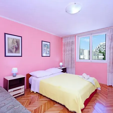 Apartment By The Sea - 19210 *